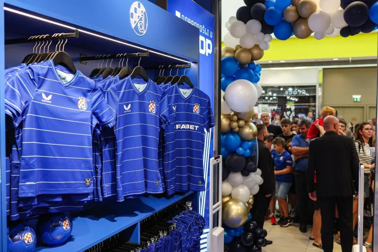 Dinamovi su se igrači pojavili u trgovačkom centru i potpuno raspametili navijače