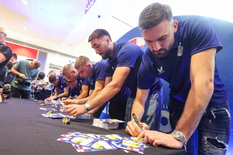 Dinamovi su se igrači pojavili u trgovačkom centru i potpuno raspametili navijače