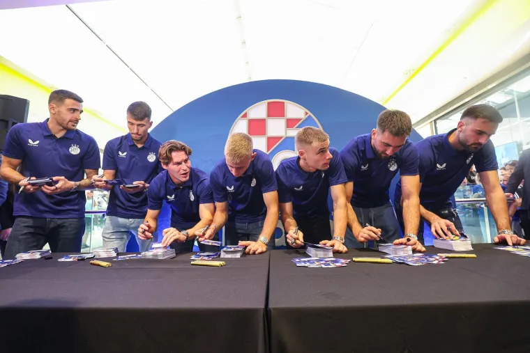 Dinamovi su se igrači pojavili u trgovačkom centru i potpuno raspametili navijače