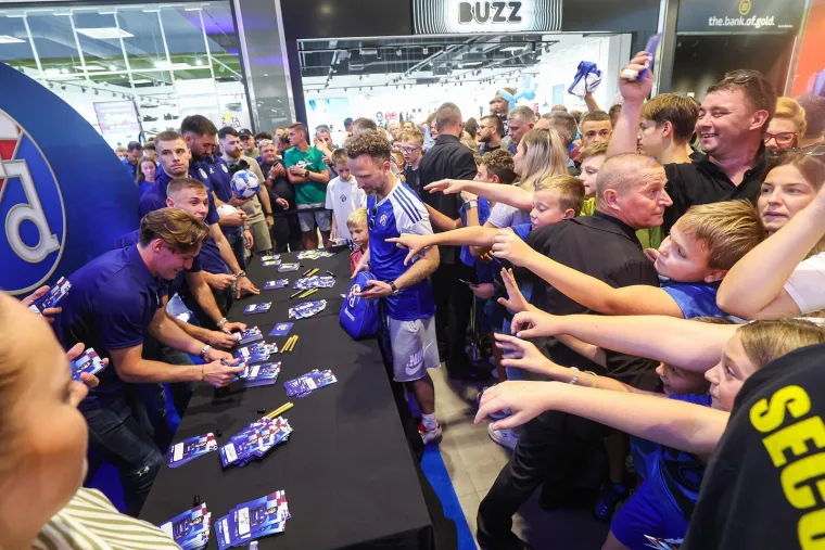 Dinamovi su se igrači pojavili u trgovačkom centru i potpuno raspametili navijače