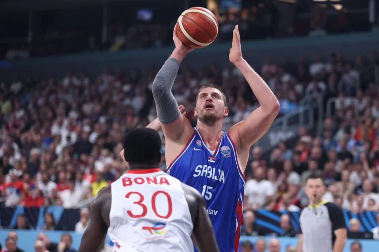 Srbi u očaju! Pognute glave, šok i nevjerica, spušteni pogledi i sakrivanje lica