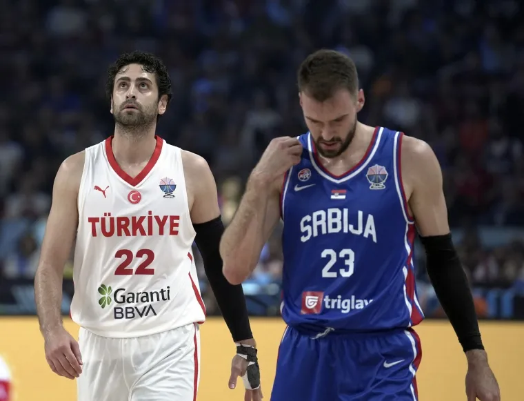 Srbi u očaju! Pognute glave, &scaron;ok i nevjerica, spu&scaron;teni pogledi i sakrivanje lica