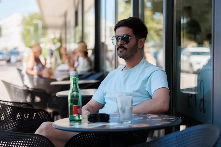 Zbog nje svi su pali u drugi plan: Zgodna crnka izdominirala na zadarskoj špici