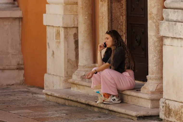 Zbog nje svi su pali u drugi plan: Zgodna crnka izdominirala na zadarskoj špici