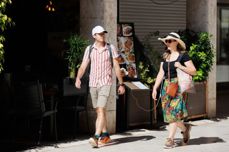 Zbog nje svi su pali u drugi plan: Zgodna crnka izdominirala na zadarskoj špici