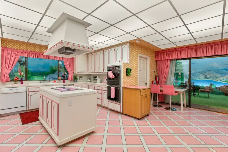 Nevjerojatno, ali ovo je bio bunker za preživljavanje rata: Odi&scaron;e luksuzom za poželjeti, a evo koliko ko&scaron;ta