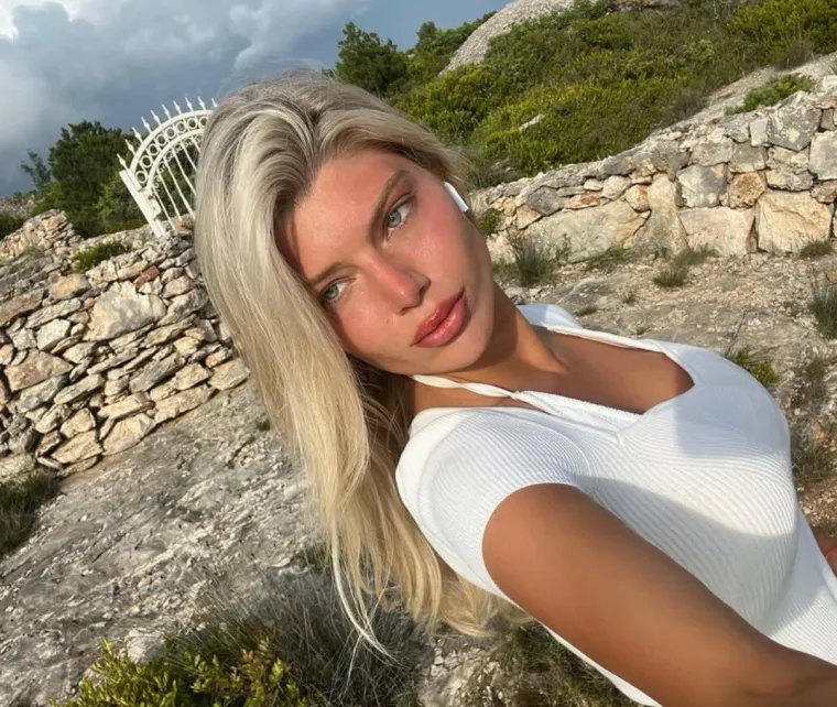 Ona je 'hrvatska Margot Robbie': Lijepa Dina ukrala je srce nogometaša, a evo čime se bavi