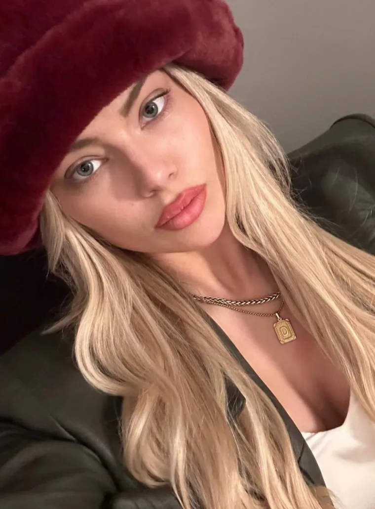 Ona je 'hrvatska Margot Robbie': Lijepa Dina ukrala je srce nogometa&scaron;a, a evo čime se bavi