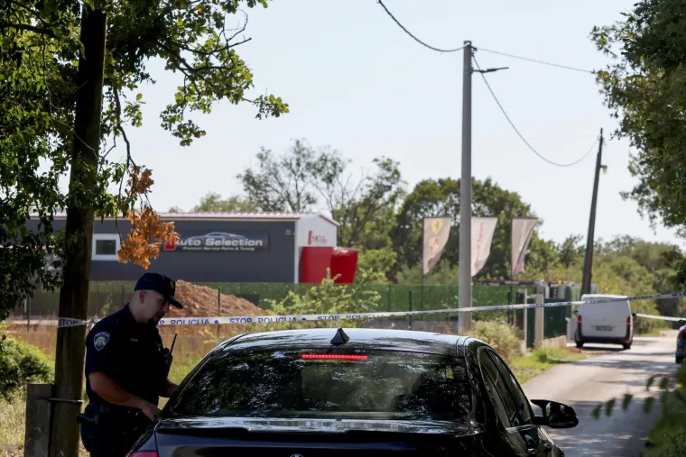 Vlasnik luksuznog autosalona propucan s dva metka: Ovo je mjesto zločina kraj Zadra