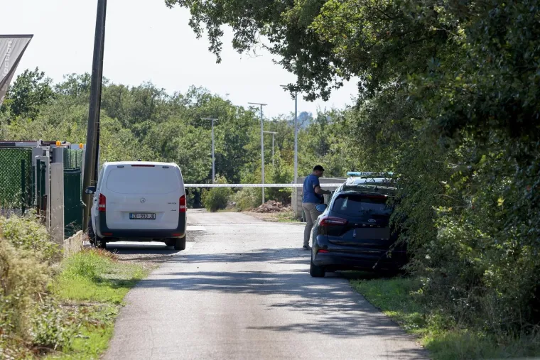 Vlasnik luksuznog autosalona propucan s dva metka: Ovo je mjesto zločina kraj Zadra