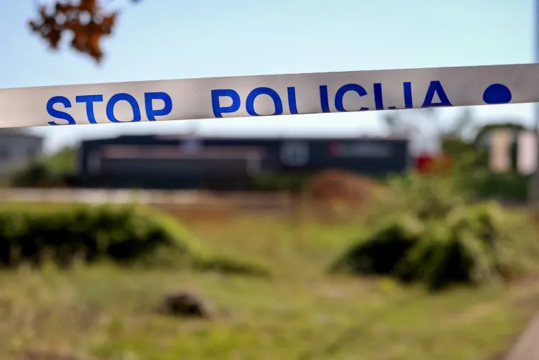 Vlasnik luksuznog autosalona propucan s dva metka: Ovo je mjesto zločina kraj Zadra