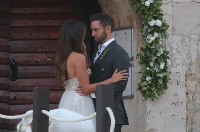 Prije šest godina se vjenčali u Hrvatskoj, a sad ga supruga optužuje za zlostavljanje