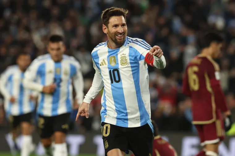 Fotografije za povijest: Messi pozdravio Argentinu, jasno se vidi i tko ga je ispratio s tribina