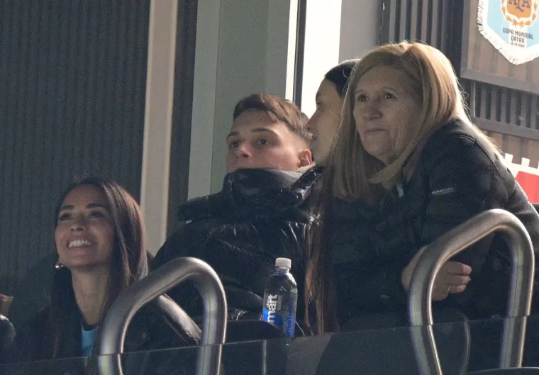 Fotografije za povijest: Messi pozdravio Argentinu, jasno se vidi i tko ga je ispratio s tribina