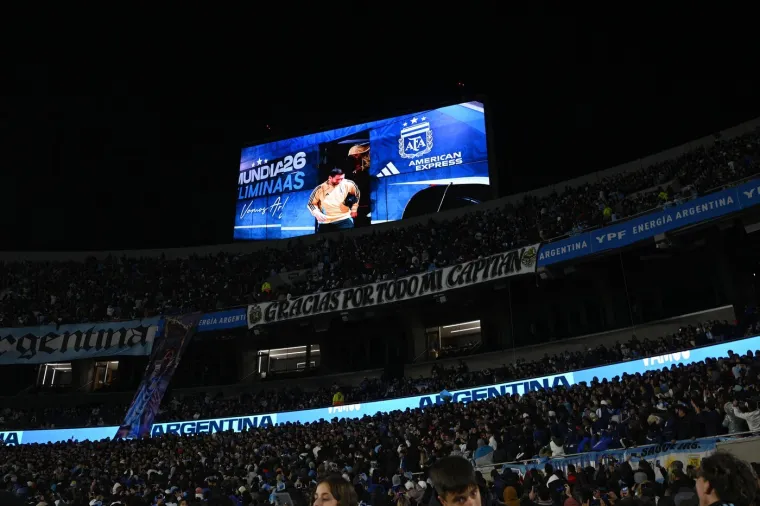 Fotografije za povijest: Messi pozdravio Argentinu, jasno se vidi i tko ga je ispratio s tribina