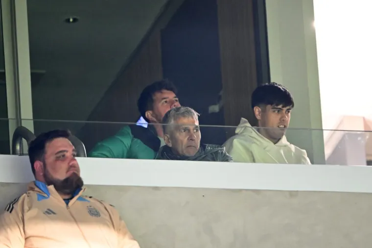 Fotografije za povijest: Messi pozdravio Argentinu, jasno se vidi i tko ga je ispratio s tribina