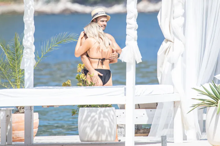 Prije četiri godine se mazili na dubrovačkoj plaži, a danas su u drugačijem odnosu