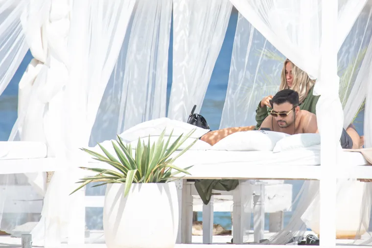 Prije četiri godine se mazili na dubrovačkoj plaži, a danas su u drugačijem odnosu