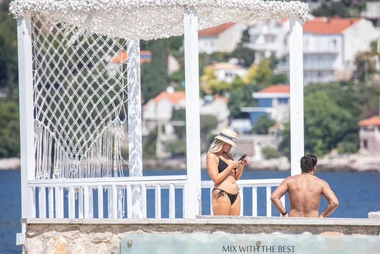 Prije četiri godine se mazili na dubrovačkoj plaži, a danas su u drugačijem odnosu