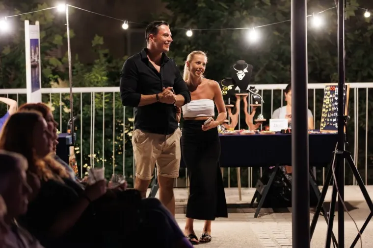 Golupčiće u Zadru teško je bilo ignorirati: Do uha zaljubljeni i zagrljeni nisu prošli nezapaženo