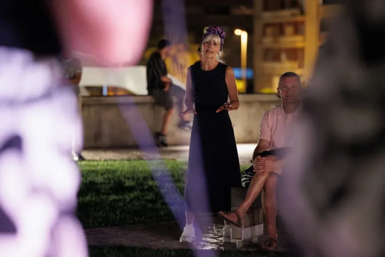 Golupčiće u Zadru te&scaron;ko je bilo ignorirati: Do uha zaljubljeni i zagrljeni nisu pro&scaron;li nezapaženo