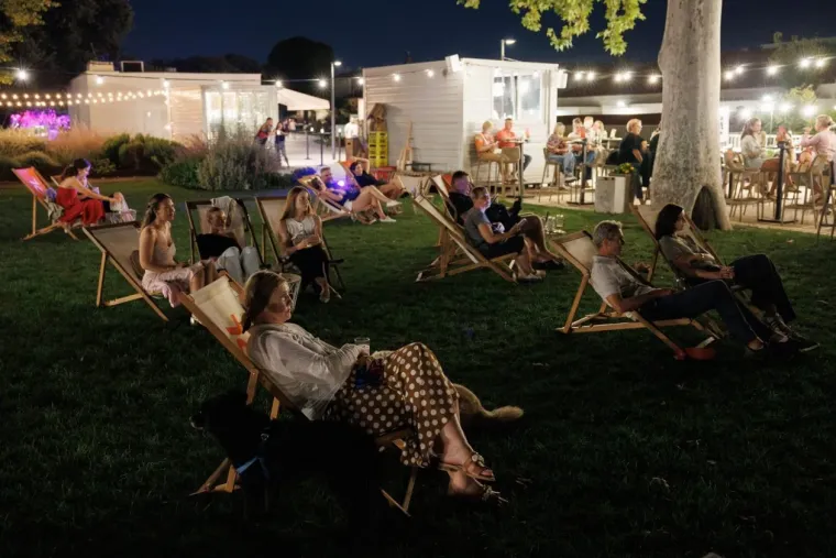 Golupčiće u Zadru te&scaron;ko je bilo ignorirati: Do uha zaljubljeni i zagrljeni nisu pro&scaron;li nezapaženo