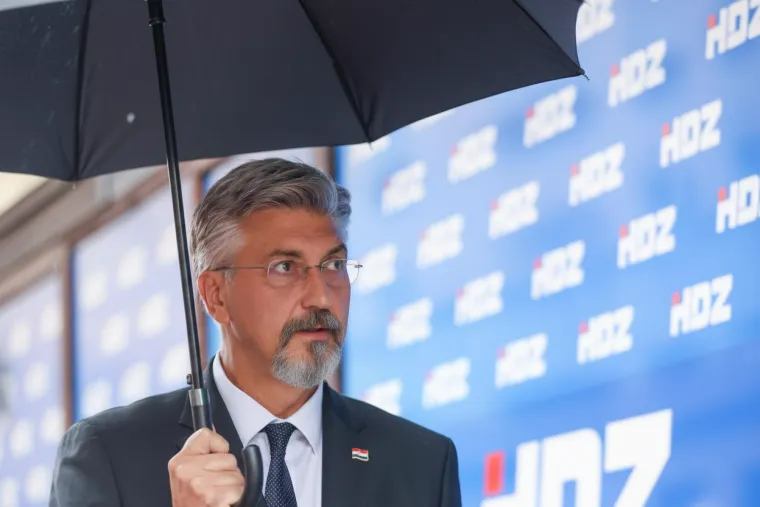 Što kažete, kako im stoji? Zavirite u galeriju koju smo posvetili istaknutom simbolu muževnosti