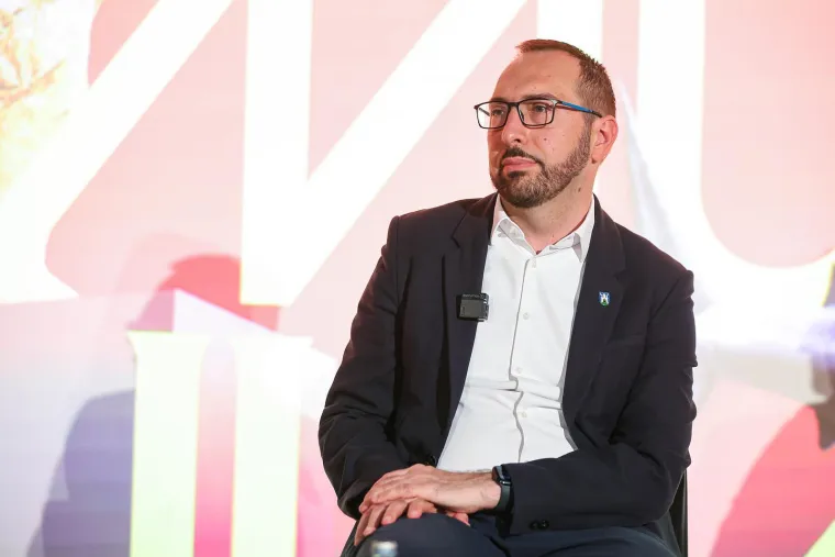 Što kažete, kako im stoji? Zavirite u galeriju koju smo posvetili istaknutom simbolu muževnosti