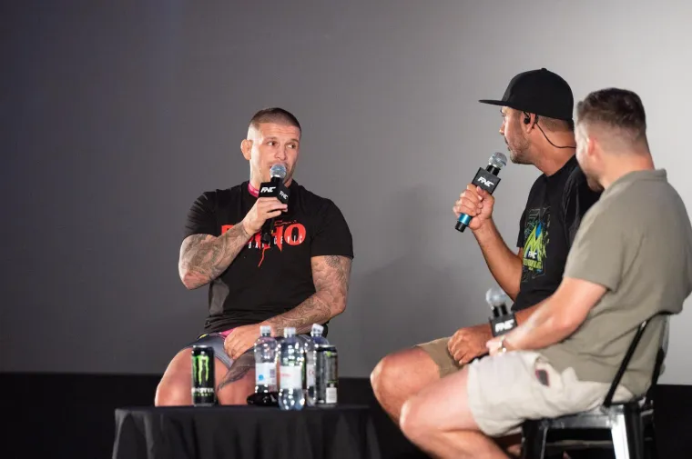 &Scaron;ahovnica na glavi, pola-pola zastava i klinč dva rivala! Spremni smo za &scaron;ou godine