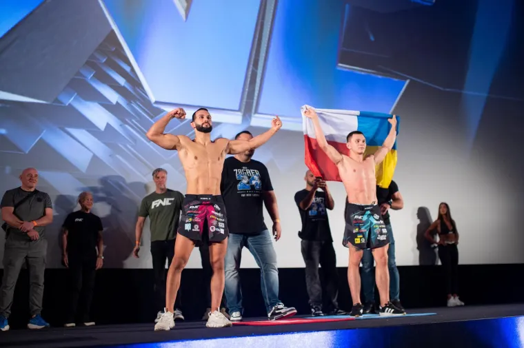 &Scaron;ahovnica na glavi, pola-pola zastava i klinč dva rivala! Spremni smo za &scaron;ou godine