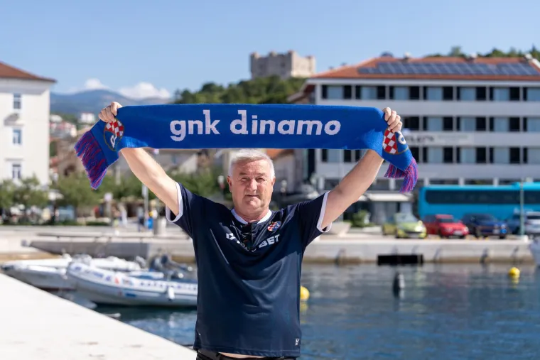 Došetali se i šou je počeo: Bad Blue Boys obojili rivu u plavo!