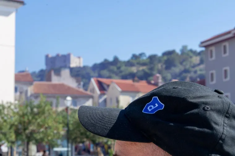 Došetali se i šou je počeo: Bad Blue Boys obojili rivu u plavo!