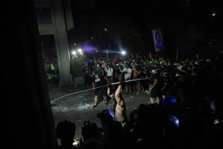 Topovskim udarima i suzavcem na prosvjednike u Novom Sadu! Vučić za sve krivi 'europski olo&scaron;'