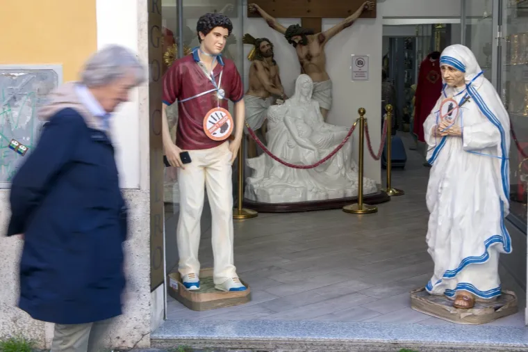 Carlo Acutis danas postaje prvi svetac milenijalac: Crkva mu pripisuje dva čuda, razgovarali smo s njegovom majkom