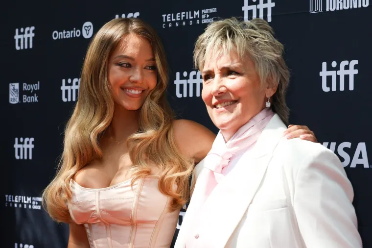 Ovako to izgleda kada svjetske face prošetaju crvenim tepihom: Sydney Sweeney ponovno izazvala 'kaos'