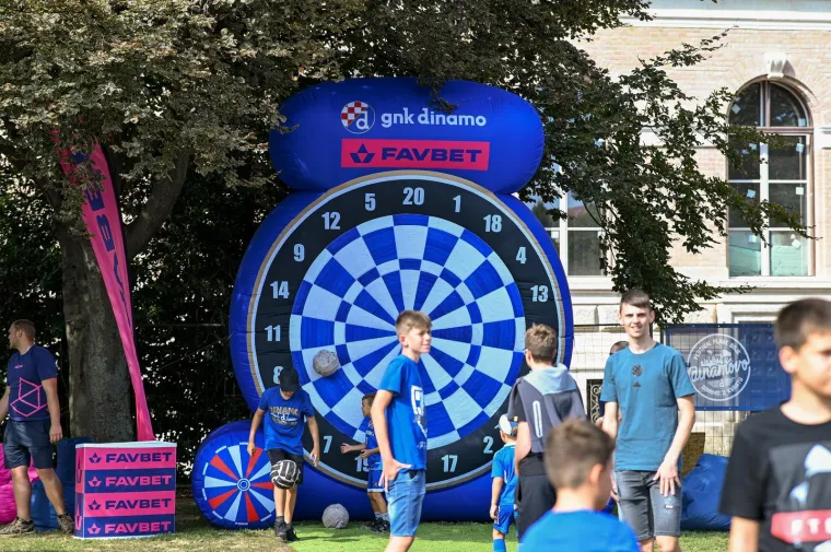 Pojavili se u centru Zagreba i izazvali eurofiju!