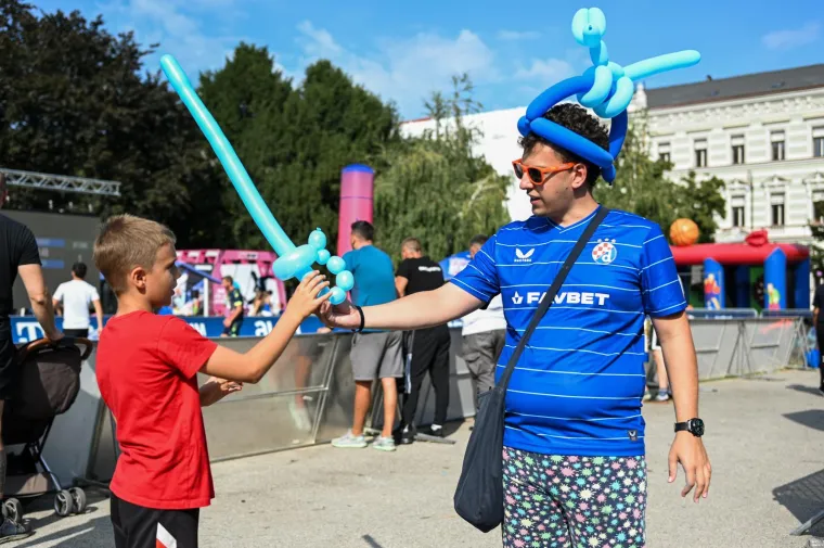 Pojavili se u centru Zagreba i izazvali eurofiju!