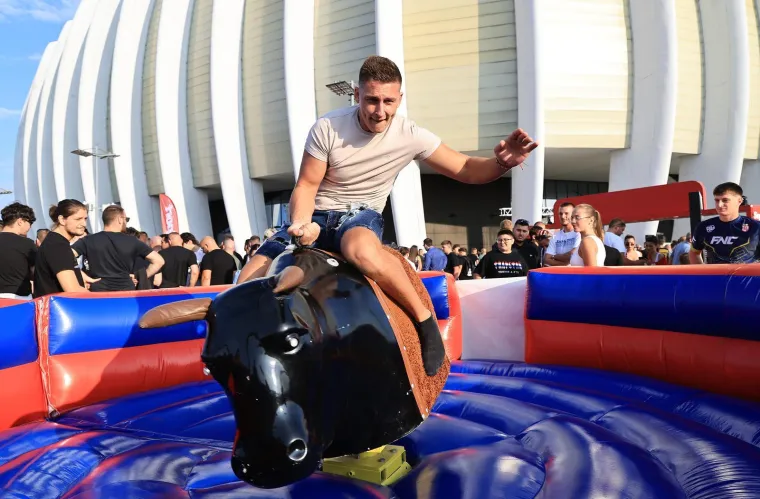 Kaos ispred Arene Zagreb! Stipe Miočić izazvao delirij, nikad ovako ne&scaron;to nismo vidjeli