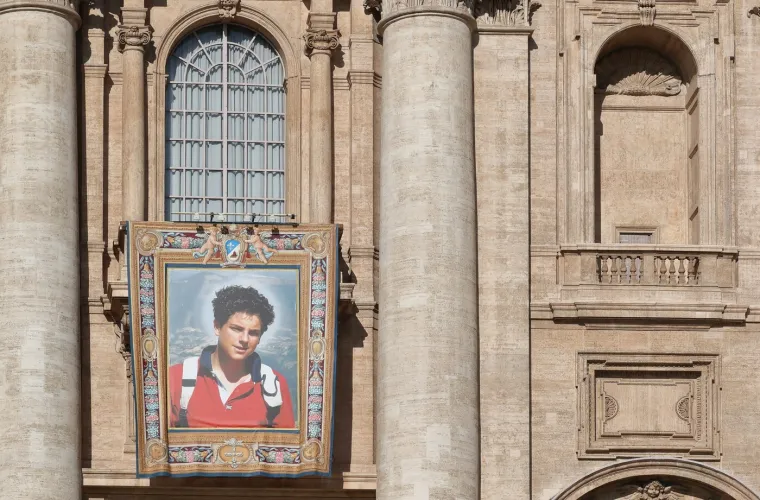 Carlo Acutis danas postaje prvi svetac milenijalac: Crkva mu pripisuje dva čuda, razgovarali smo s njegovom majkom