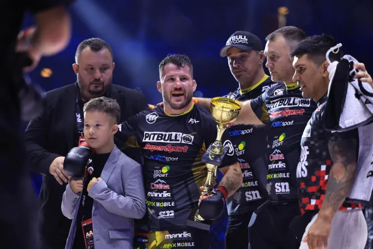 Uzbuđenje i drama! Poznati i slavni na spektakularnom FNC 24 eventu