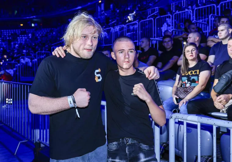 Uzbuđenje i drama! Poznati i slavni na spektakularnom FNC 24 eventu