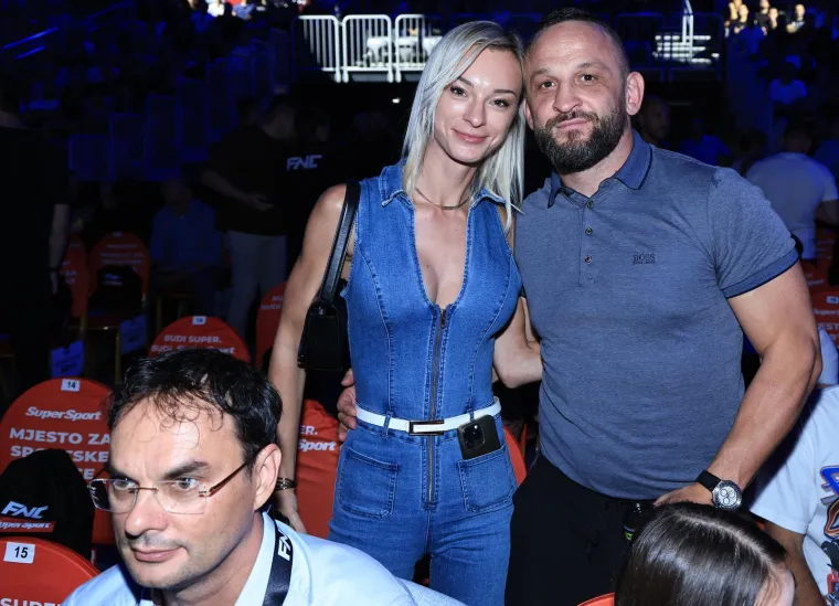 Uzbuđenje i drama! Poznati i slavni na spektakularnom FNC 24 eventu