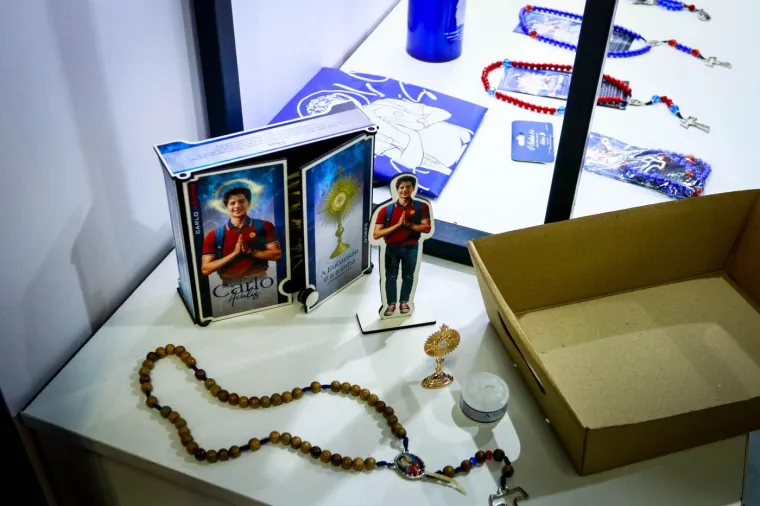 Milenijska generacija dobila prvog sveca: Pogledajte kako je izgledala kanonizacija Carla Acutisa, ali i svetog Piera