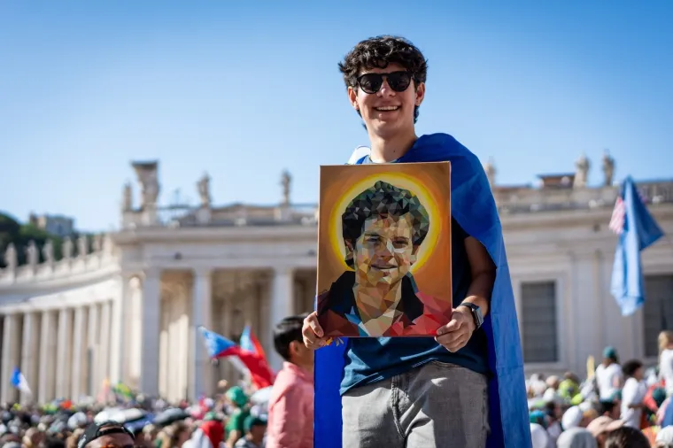 Milenijska generacija dobila prvog sveca: Pogledajte kako je izgledala kanonizacija Carla Acutisa, ali i svetog Piera