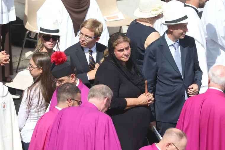 Milenijska generacija dobila prvog sveca: Pogledajte kako je izgledala kanonizacija Carla Acutisa, ali i svetog Piera