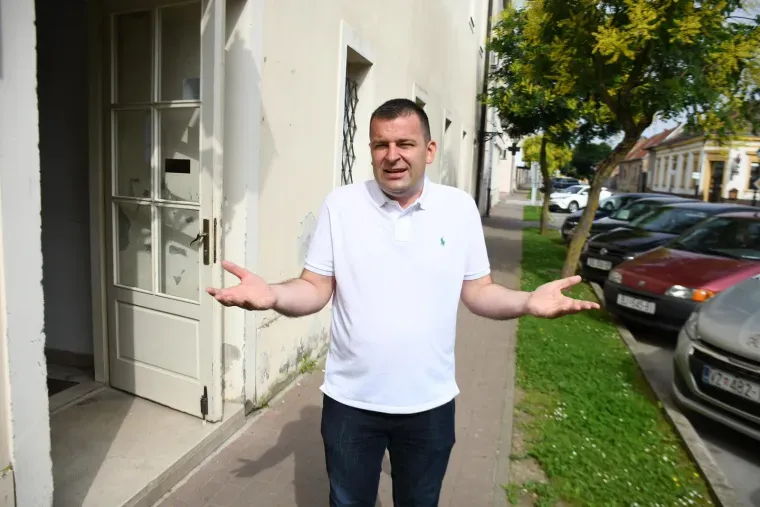 I oni su nekad sjedili u školskim klupama: Možete li u našoj galeriji prepoznati političare dok su bili djeca?