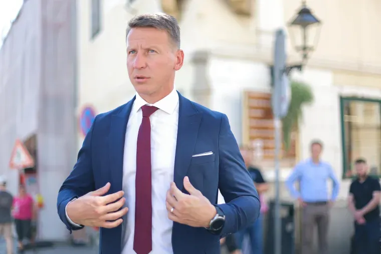 I oni su nekad sjedili u &scaron;kolskim klupama: Možete li u na&scaron;oj galeriji prepoznati političare dok su bili djeca?