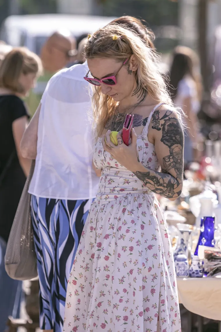 Kada su se pojavile, antikviteti su pali u zaborav: Dvije zgodne dame osmjesima zasjenile Sajam