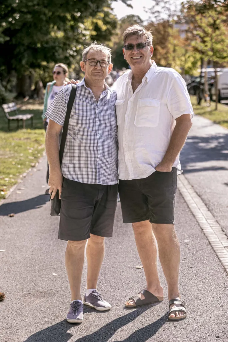 Kada su se pojavile, antikviteti su pali u zaborav: Dvije zgodne dame osmjesima zasjenile Sajam