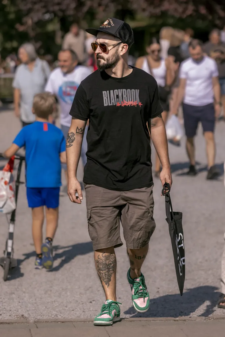 Kada su se pojavile, antikviteti su pali u zaborav: Dvije zgodne dame osmjesima zasjenile Sajam